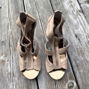 MK Gold/Bronze Heels W US6 Never Worn Brand New